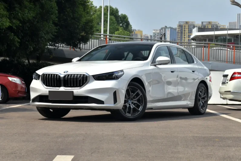BMW i5