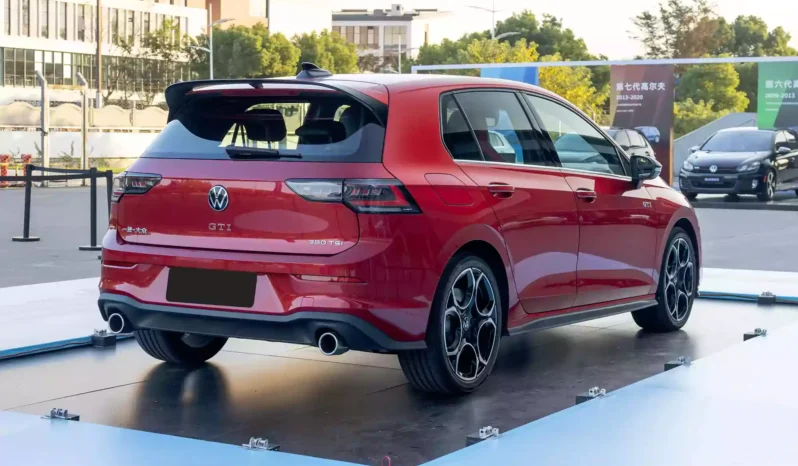 
								Volkswagen Golf GTI full									