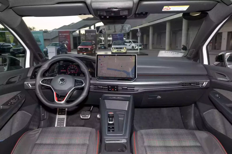 Volkswagen Golf GTI