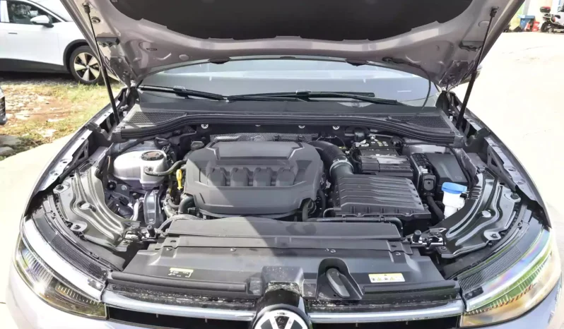 
								Volkswagen Passat full									