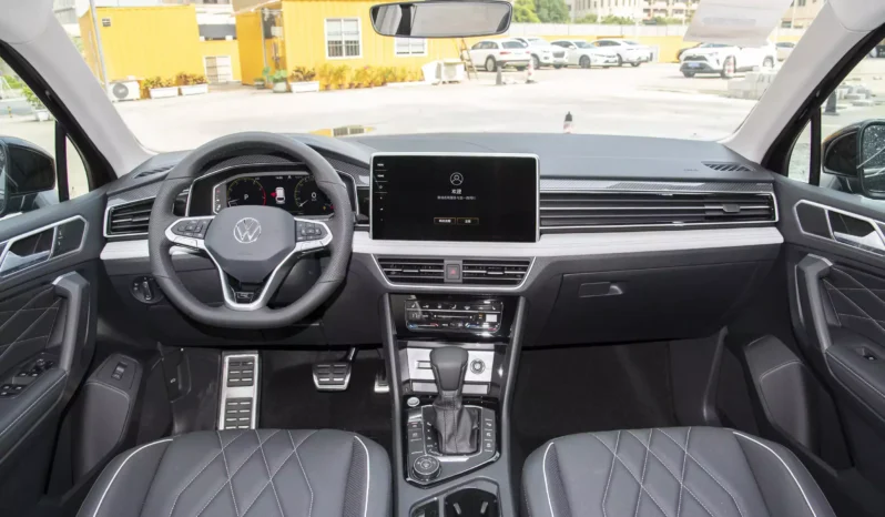 
								Volkswagen Tiguan L full									