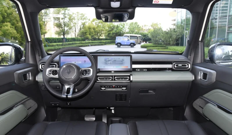 
								WULING Baojun Yueye full									